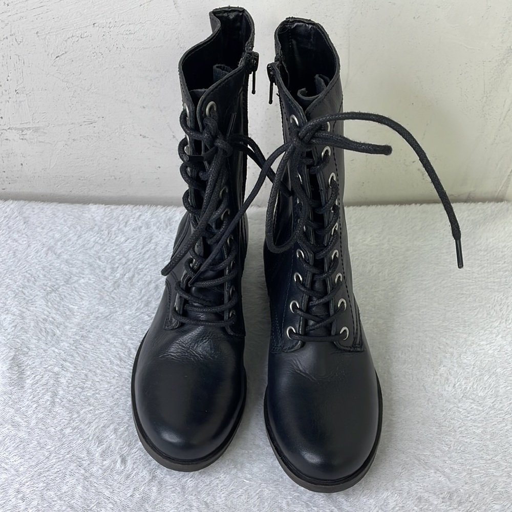 Steve Madden women’s NWOT Black Leather Lace up boots Size 6